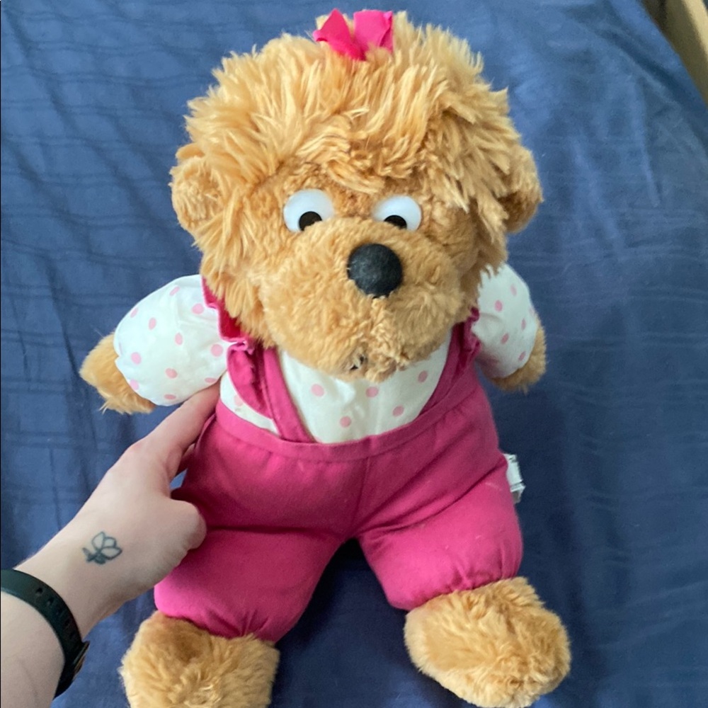 1997 Berenstain Bears Sister Bear Plushie